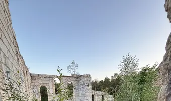 dom, Emów