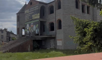 Niedokończona zajezdnia/ hotel