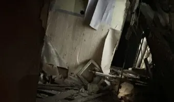 Kamienica z kupą wyposażenia