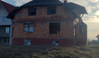 Opuszczony niedokończony dom