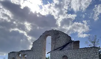 dom, Emów