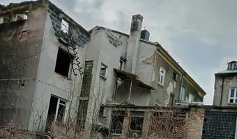 Opuszczona pralnia chemiczna mewa