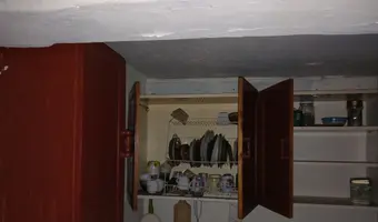 Opuszczony domek w dywitach - zdjęcie 2/4