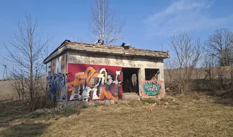 Opuszczony budynek - zdjęcie 2/2