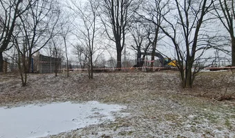 O p u s z c z o n y s k l e p z pŁ y t k a m i