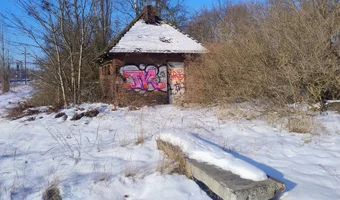 Opuszczony peron kolejowy w Łodzi