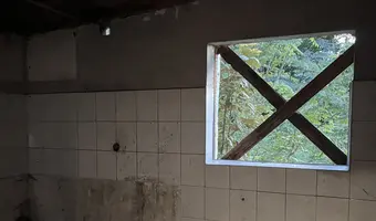 Opuszczony dom z szopką