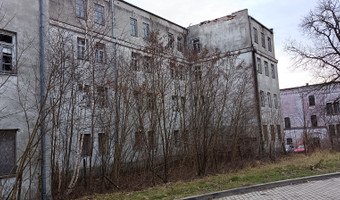 Opuszczony szpital psychiatryczny/szkoła