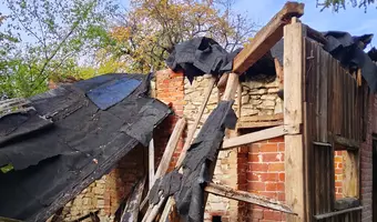 Ruiny domu i stodoły