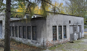 Hala na terenie wojskowym