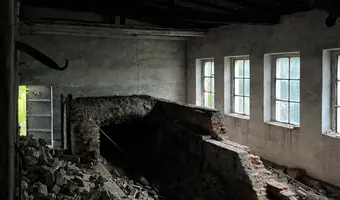 Opuszczona gorzelnia.