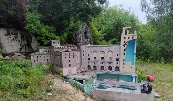 Opuszczony park miniatur sakralnych złota góra w częstochowie - zdjęcie 5/47