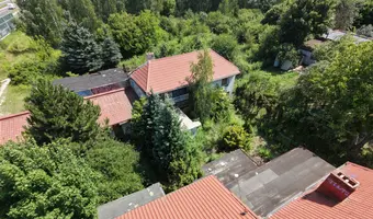 Duża opuszczona posesja