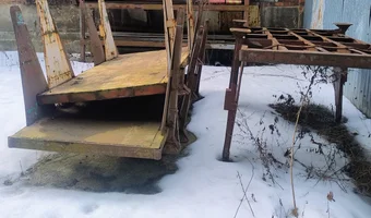 Opuszczone hale i budynek