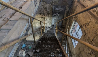 Opuszczone zakłady przetwórstwa ziemniaczanego w luboniu, luboń