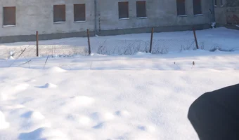 Opuszczona przychodnia wojskowa.