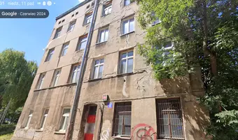 Kamienica przy parku(na terenie)