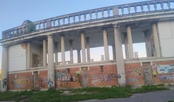 Opuszczony stadion - zdjęcie 3/4