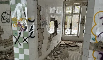 Opuszczony w i e l k i s z p i t a l rosyjski, legnica