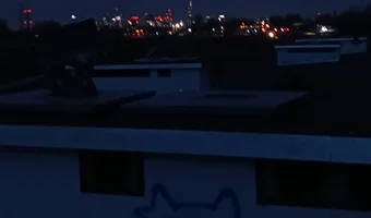 Opuszczona kotłownia z kominem