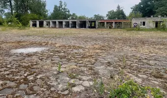 Opuszczona baza paliwowa