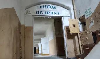 Opuszczona przychodnia wojskowa. - zdjęcie 2/101