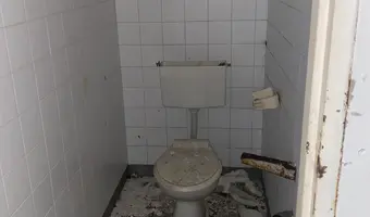 Opuszczone dwa budynki