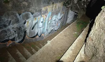 Bunkier C-30 na wzgórzu Cubrijan