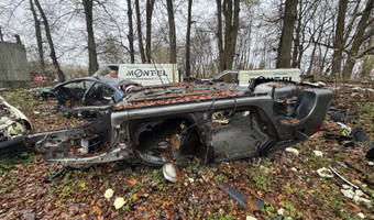 OPUSZCZONY SKLEP Z PŁYTKAMI,