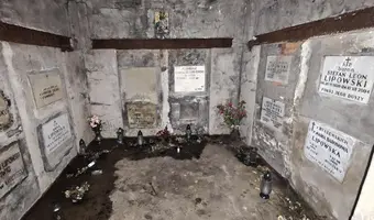 Grobowiec Baronów Lipowskich, Hucisko
