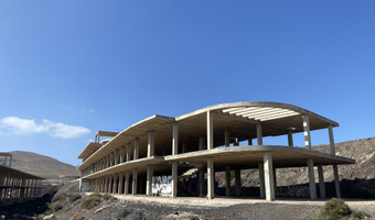 Niedokończony hotel