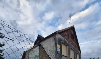 Niedokończony dom rodzinny