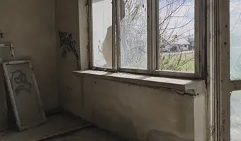 Opuszczony niedokończony dom z halą., Rzgów