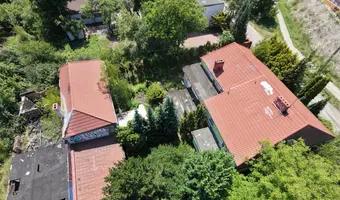 Duża opuszczona posesja