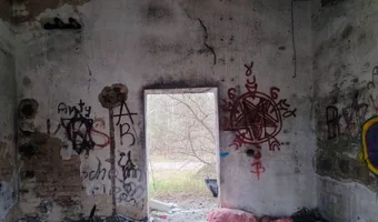 Opuszczone budynki pkp - zdjęcie 4/4