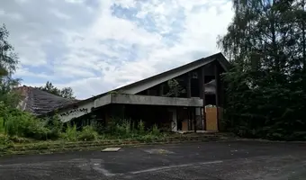 Hala Targowa na skraju Parku Śląskiego