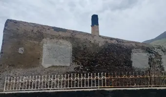 Komin i zabudowania na Stromboli - photo 2/2