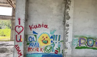 W części wyburzona betoniarnia