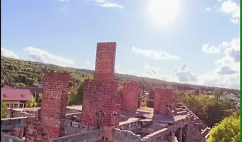 BUDYNEK PRZY DRODZE