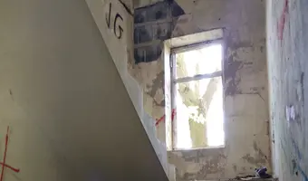 Opuszczony Dom, Kotliny