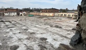 Ogromna fabryka włókiennicza - zdjęcie 3/4