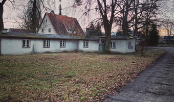 Opuszczona remiza OSP i budynki gospodarcze,