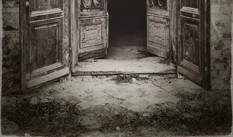 Pałac w trawnikach, trawniki