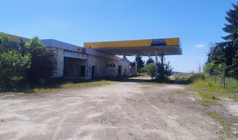 Opuszczona stacja benzynowa i mc donald's - zdjęcie 2/4
