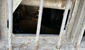 Dwie opuszczone kamienice na osiedlu - zdjęcie 4/4