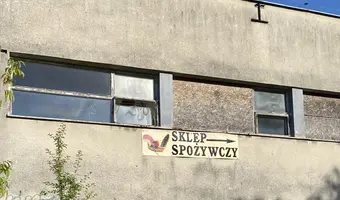 Szpitalna stołówka z kuchnią.