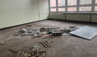 Była siedziba IX Liceum Ogólnokształcącego imienia Klementyny Hoffmanowej,