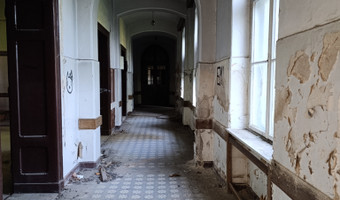 Neogotycki szpital z XIX wieku, Mokrzeszów,