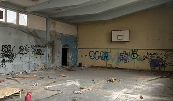 Była siedziba IX Liceum Ogólnokształcącego imienia Klementyny Hoffmanowej,