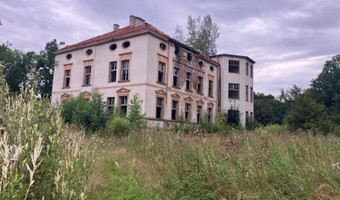 Dworek w swarożynie, swarożyn